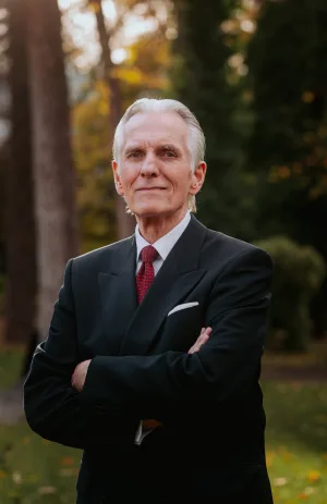 Dr. Thomas Ulsamer